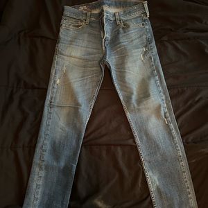 Levi’s Strauss, Hollister, Express, and American Eagle men jeans/shorts.